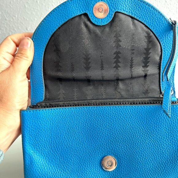 THACKER |  Nikki clutch or crossbody | Blue - Picture 6 of 16